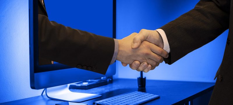 BitTorrent 协议 DHT 网络拓扑示意图，展示无极磁链作为索引入口、BT 客户端通过 DHT 发现节点并下载文件的完整链路
