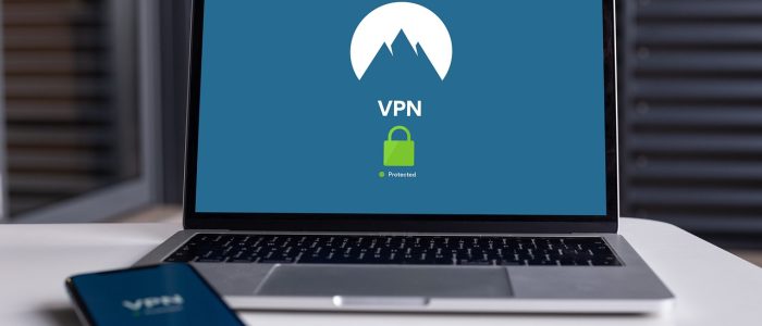 VPN 保护 BT 下载隐私的网络拓扑示意图，展示无极磁链用户通过 VPN 隐藏真实 IP 地址的数据流向